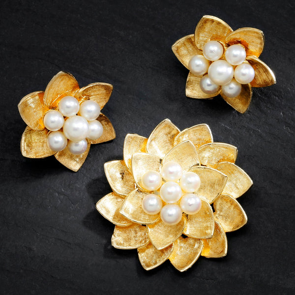 Vintage Pearl Cluster Flower Fan Earrings 14K Florentine Gold - Image 2