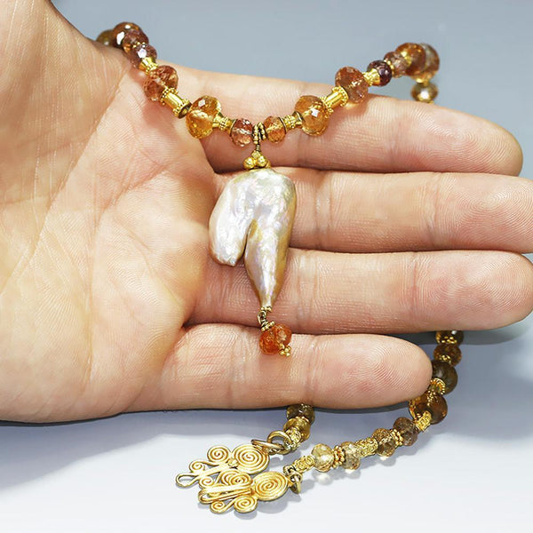 Baroque Pearl Pendant Necklace with Gemstone's 18K - Image 3